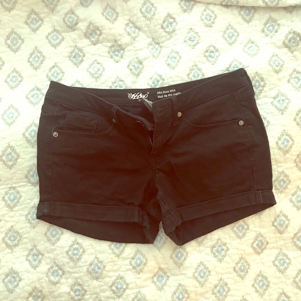 Mossimo Black Shorts. 2/26